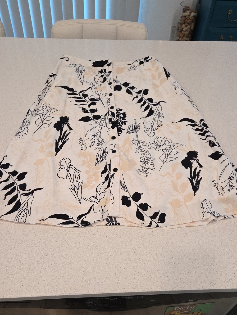Guess Cream and Black Floral Midi Button-Front Skirt Size S!